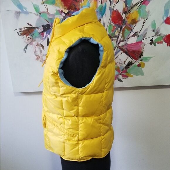 𝅺Old Navy Sleeveless Reversible Yellow and Blue Puffer Jacket - Picture 6 of 9